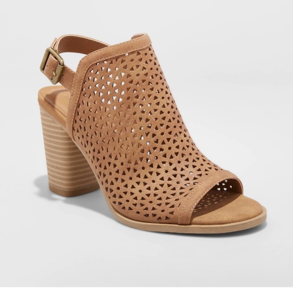 Universal Thread Shoes - NWT block Heel sling back sandals-9.5W